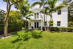 Picture of 3648 Oak Ave, Coconut Grove, FL 33133