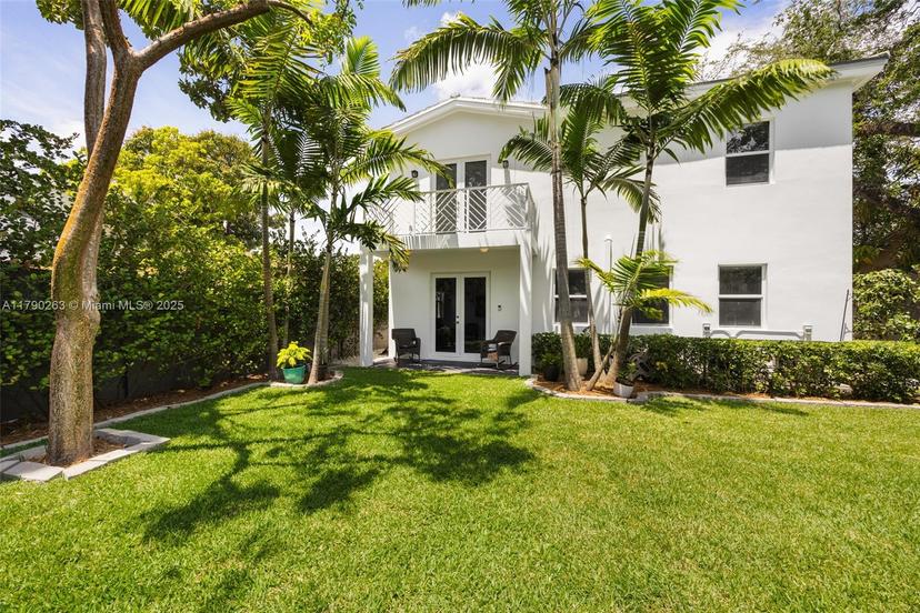 Picture of 3648 Oak Ave, Coconut Grove FL 33133