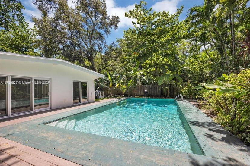 Picture of 3700 Loquat Ave, Miami FL 33133