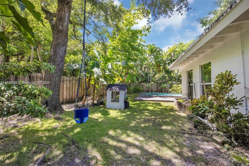 Picture of 3700 Loquat Ave, Miami FL 33133