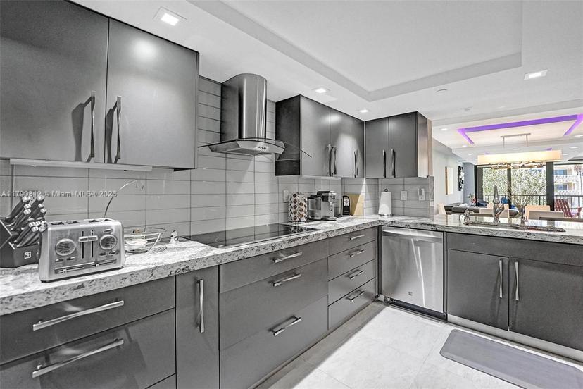 Picture of 1167 Hillsboro Mile # 206, Hillsboro Beach FL 33062