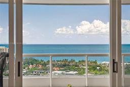 Picture of 21050 Point Pl # 2301, Aventura, FL 33180