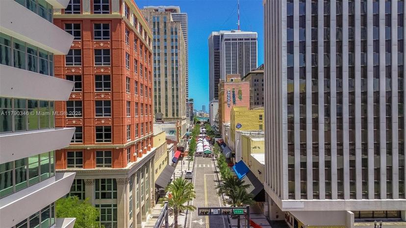 Picture of 111 E Flagler St # 909, Miami FL 33131
