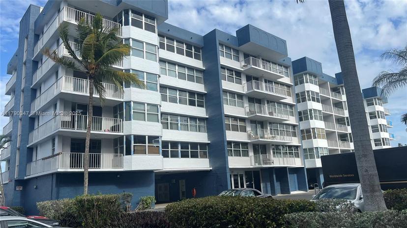 Picture of 16570 NE 26Th Ave # 4A, North Miami Beach FL 33160