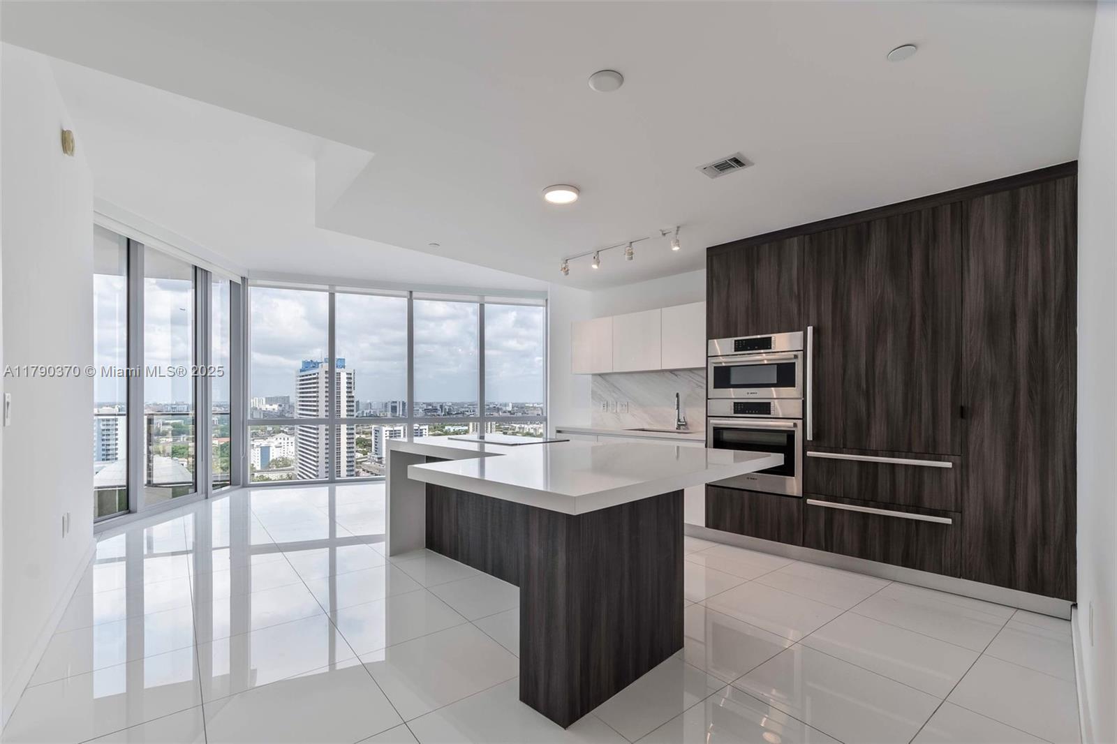 Picture of 851 NE 1St Ave # 1904, Miami, FL 33132