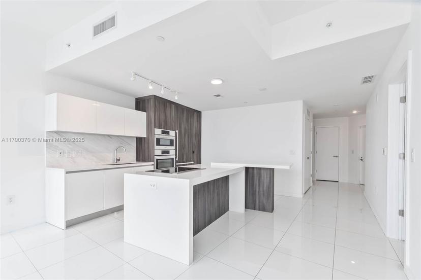 Picture of 851 NE 1St Ave # 1904, Miami FL 33132