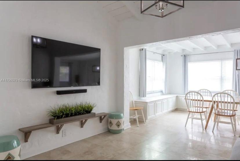 Picture of 820 NE 80Th St, Miami FL 33138