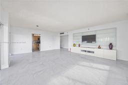 Picture of 4001 Hillcrest Dr # 601, Hollywood, FL 33021