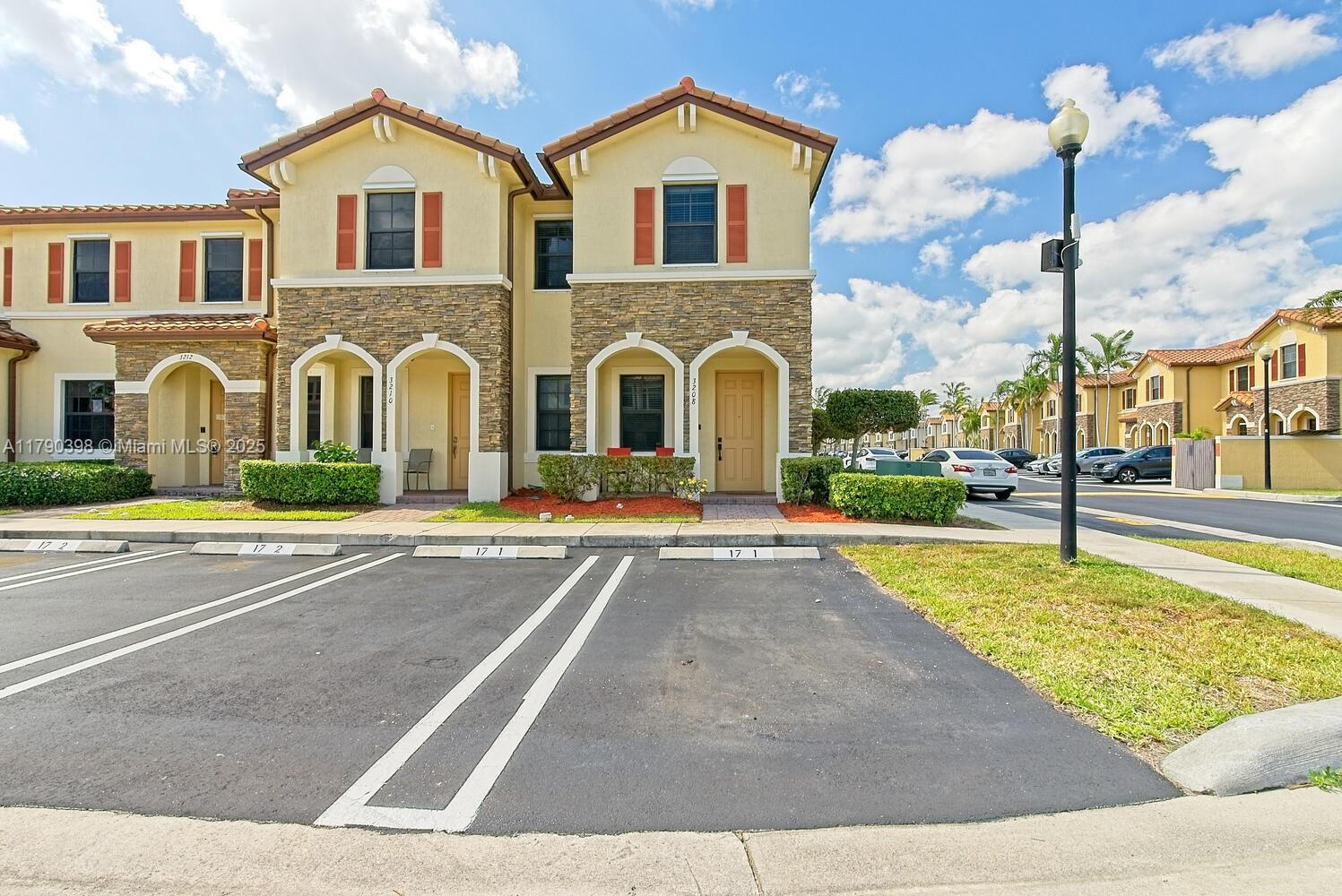 Picture of 3208 SE 4Th Ct, Homestead, FL 33033