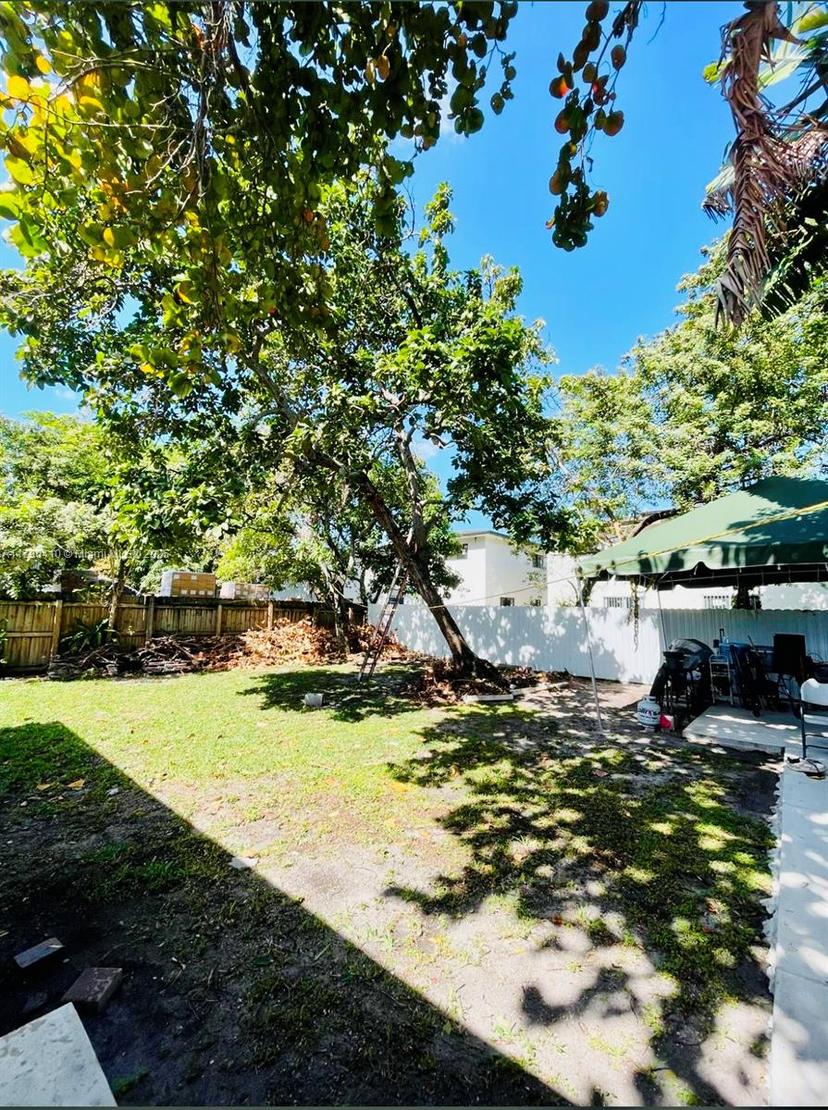 Picture of 1945 NW 51 St Ter, Miami FL 33142