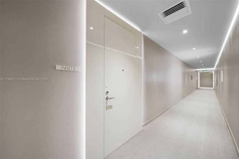 Picture of 1000 Brickell Plz, Miami FL 33131