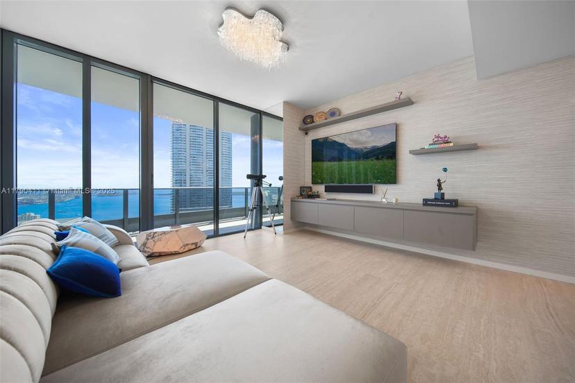 Picture of 1000 Brickell Plz, Miami FL 33131