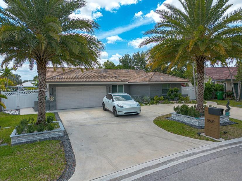 Picture of 1260 NW 112Th Way, Coral Springs FL 33071