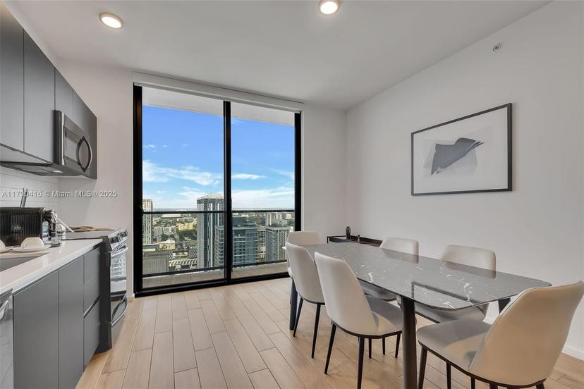 Picture of 398 NE 5Th St # 3901, Miami FL 33132