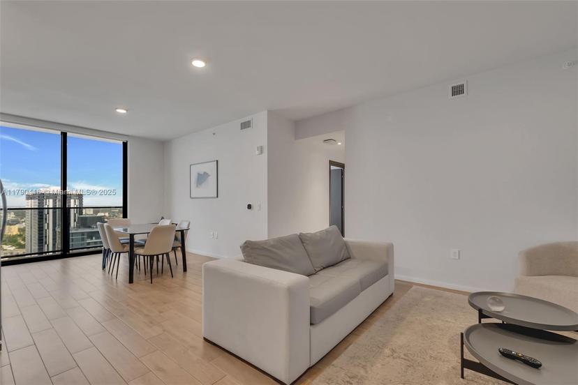 Picture of 398 NE 5Th St # 3901, Miami FL 33132
