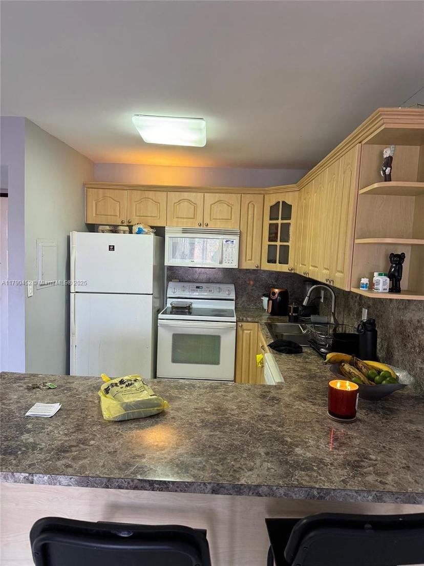 Picture of 8005 Lake Dr # 404, Doral FL 33166