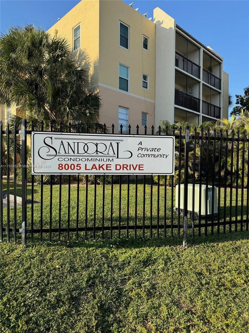 Picture of 8005 Lake Dr # 404, Doral FL 33166