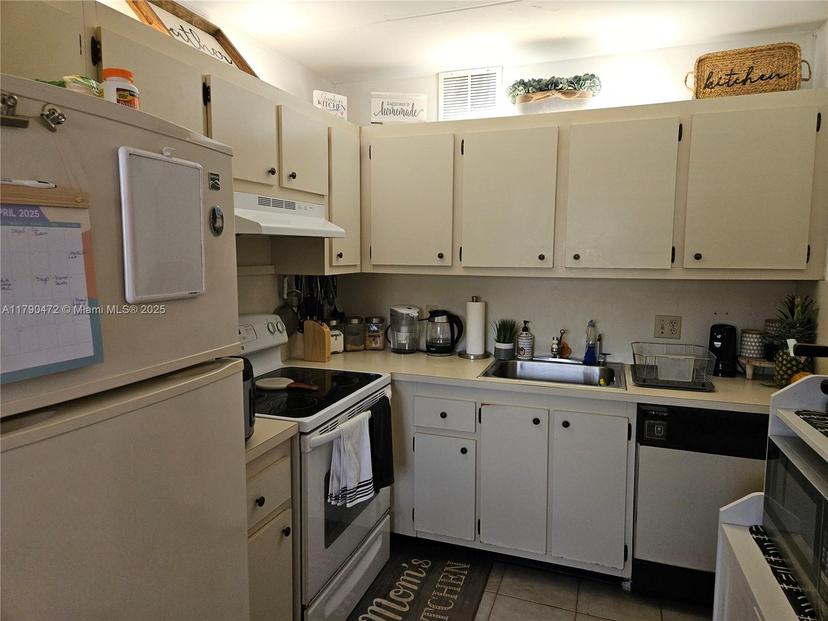 Picture of 801 SW 133Rd Ter # 212K, Pembroke Pines FL 33027