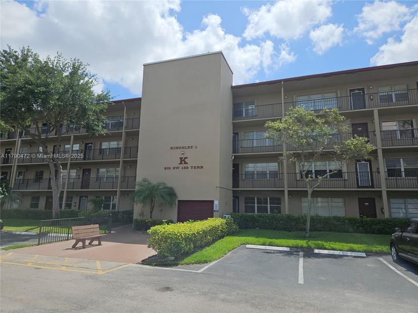 Picture of 801 SW 133Rd Ter # 212K, Pembroke Pines FL 33027