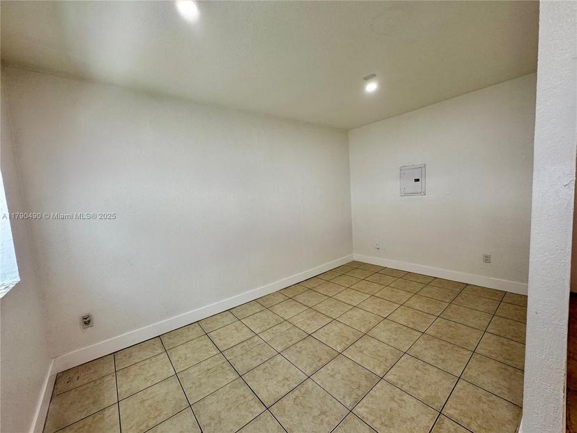 Picture of 1021 NW 3Rd St # 106, Miami FL 33128
