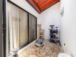 Picture of 370 Fairway Cir # 13, Weston, FL 33326