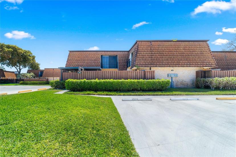 Picture of 720 7Th Ln, Green Acres FL 33463