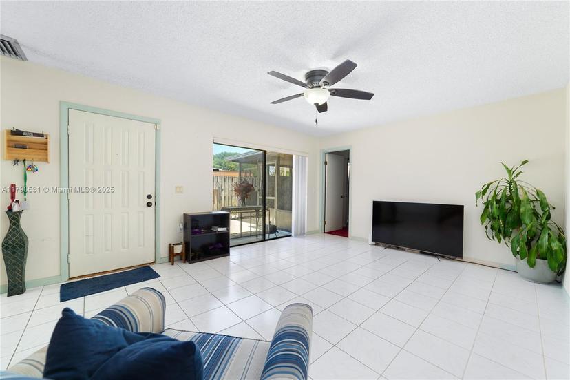 Picture of 720 7Th Ln, Green Acres FL 33463