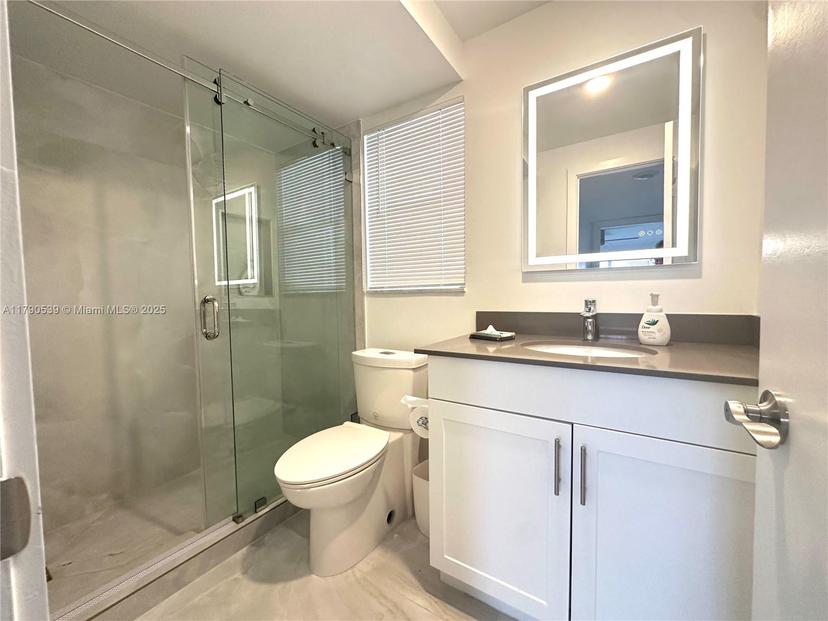 Picture of 8300 Sunrise Lakes Blvd # 208, Sunrise FL 33322