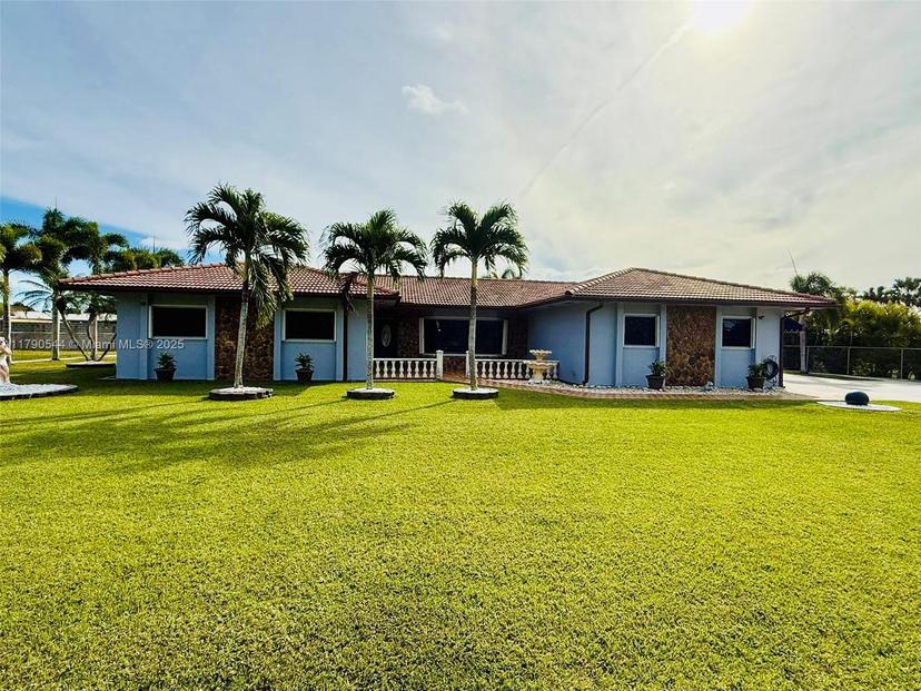 Picture of 17100 SW 274Th St, Homestead FL 33031