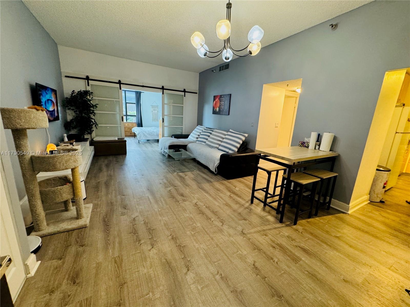 Picture of 20515 E Country Club Dr # 148, Aventura, FL 33180