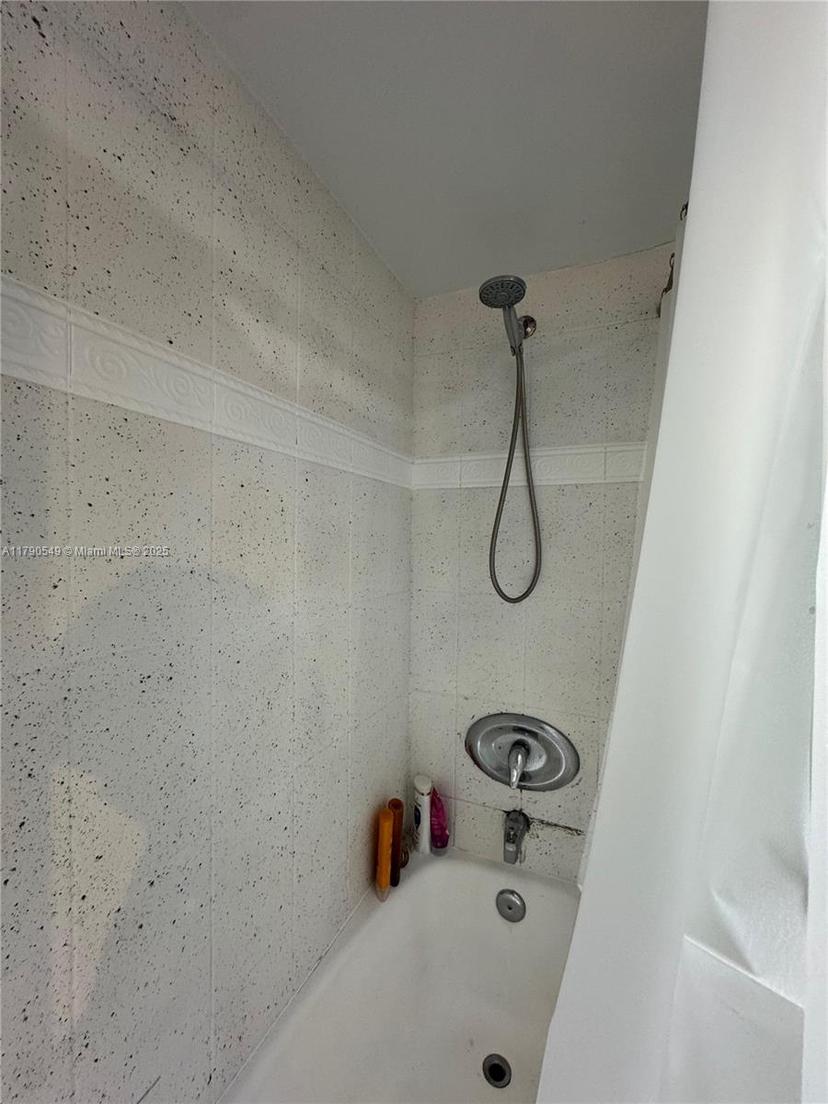 Picture of 20515 E Country Club Dr # 148, Aventura FL 33180