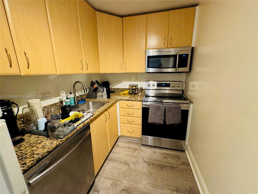Picture of 20515 E Country Club Dr # 148, Aventura FL 33180