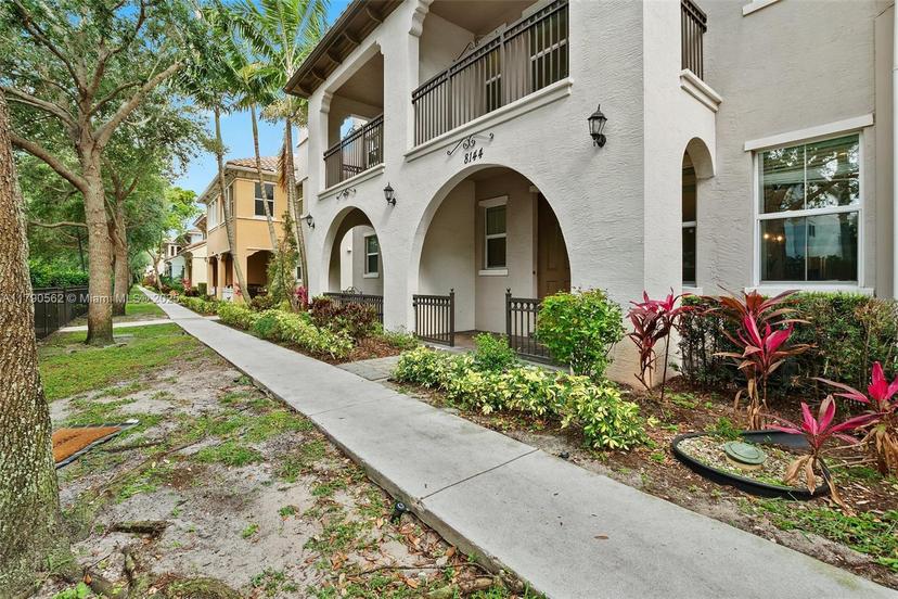 Picture of 8144 Cascada Isles Dr, Cooper City FL 33024