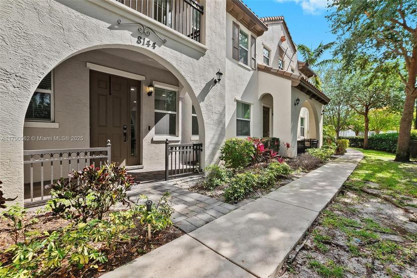 Picture of 8144 Cascada Isles Dr, Cooper City FL 33024