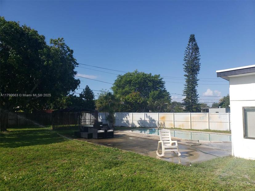 Picture of 3300 SW 40Th St, West Park FL 33023