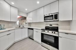 Picture of 1750 W 46Th St # 433, Hialeah, FL 33012