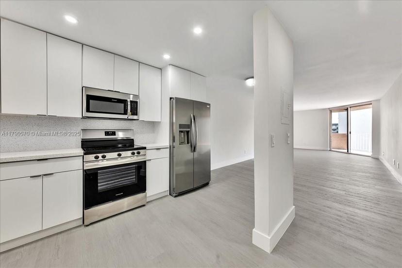 Picture of 1750 W 46Th St # 433, Hialeah FL 33012