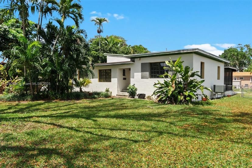 Picture of 621 Oriole Ave, Miami Springs FL 33166