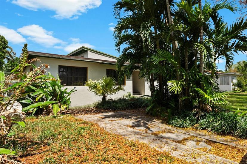 Picture of 621 Oriole Ave, Miami Springs FL 33166