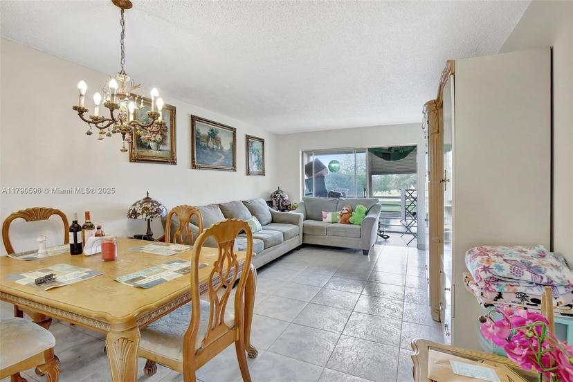 Picture of 9281 Sunrise Lakes Blvd # 306, Sunrise FL 33322