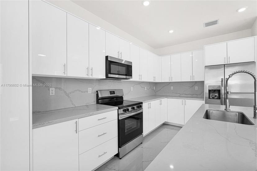 Picture of 22559 SW 125 Ave # A, Miami FL 33170