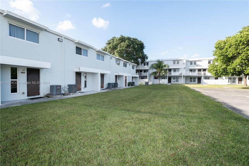 Picture of 1968 NW 4Th Ct # 323, Miami FL 33136