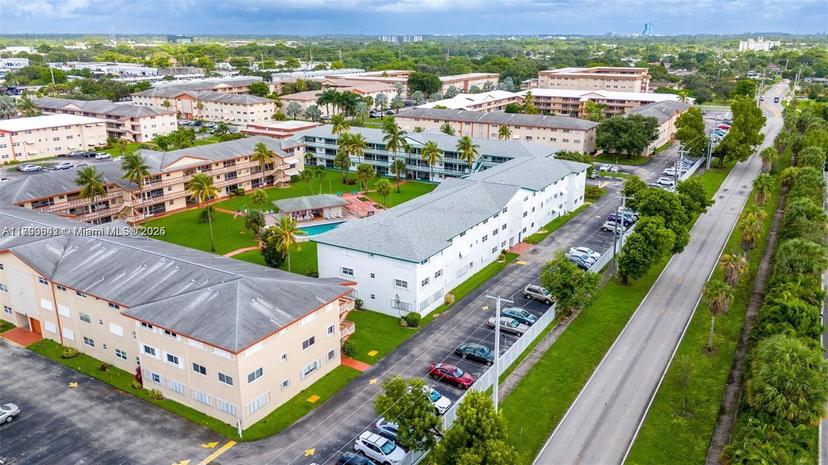 Picture of 5300 Washington St # J116, Hollywood FL 33021