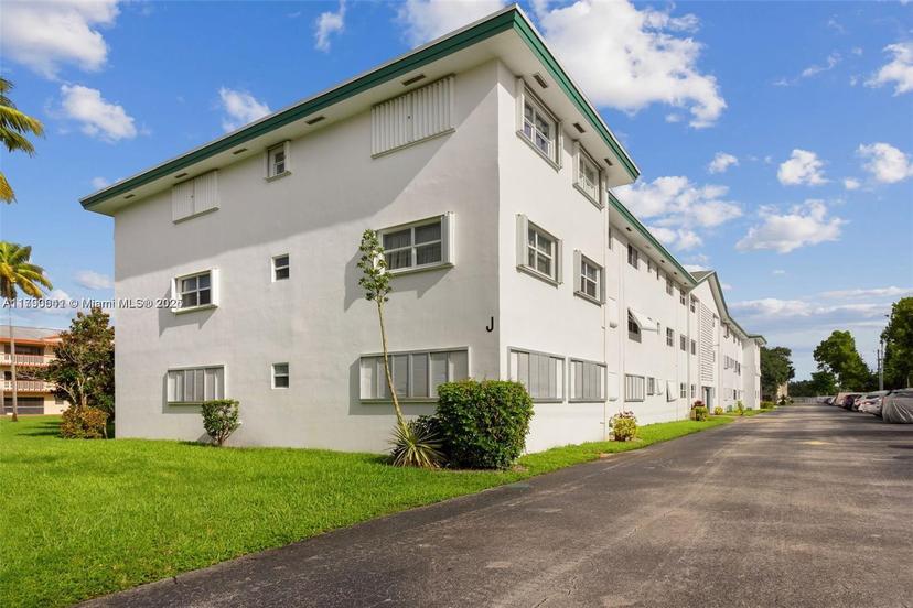 Picture of 5300 Washington St # J116, Hollywood FL 33021