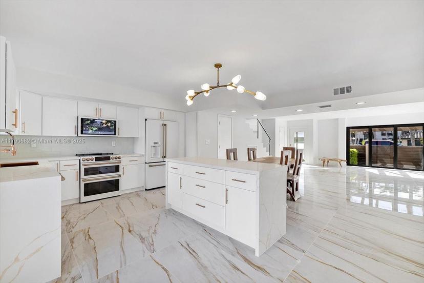 Picture of 16449 NE 26Th Ave # 16, North Miami Beach FL 33160
