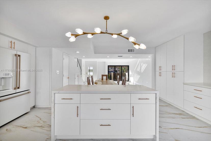 Picture of 16449 NE 26Th Ave # 16, North Miami Beach FL 33160