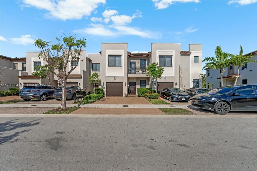 Picture of 21364 NE 2Nd Ct, Miami FL 33179