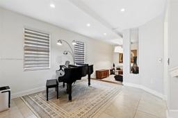 Picture of 10470 NW 58Th Ter, Doral, FL 33178