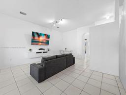 Picture of 2352 SE 21St St, Homestead, FL 33035