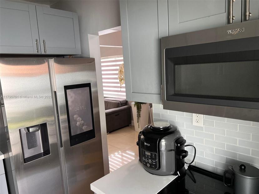 Picture of 601 SE 9Th Ave, Hialeah FL 33010